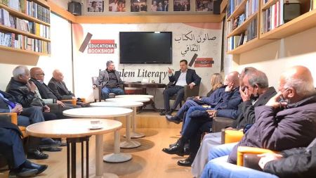 لقاء ثقافي يجمع النائب عودة مع مثقفين من القدس 